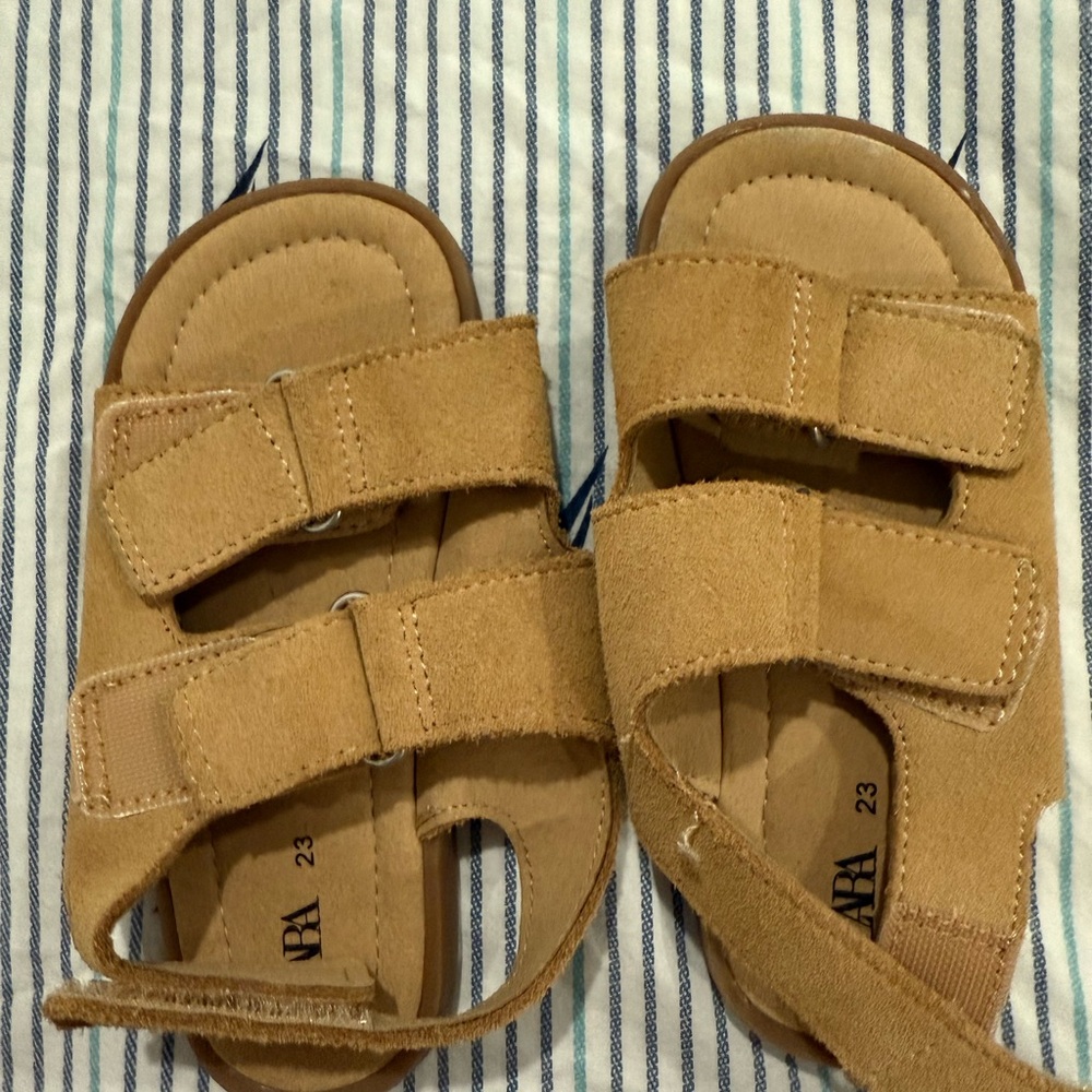 Zara Tan Sandals with Adjustable Straps and Thick Sole